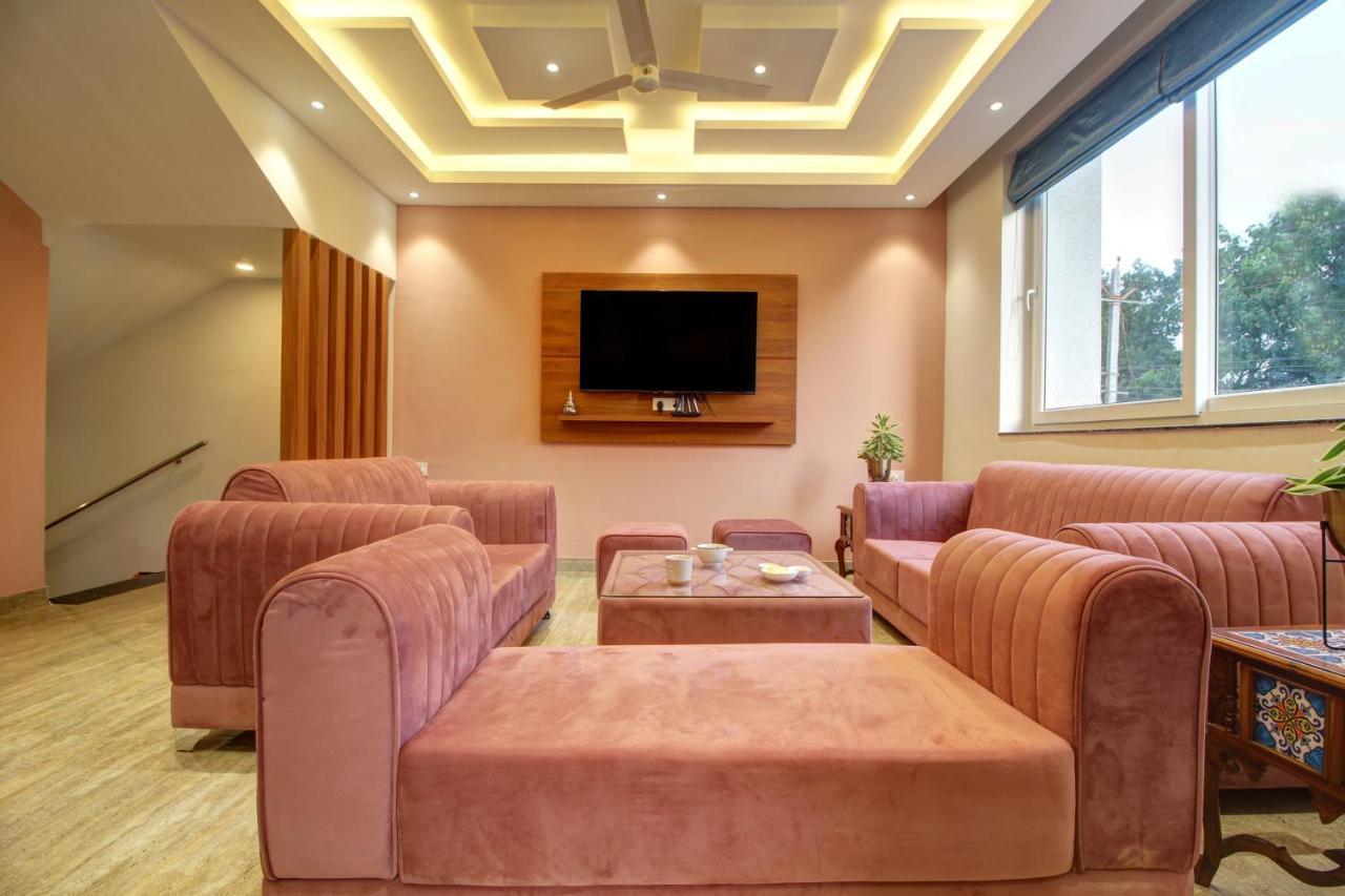 Euphoria Luxury Villa - 5Bhk - Private Pool - Jacuzzi, Бага Екстериор снимка