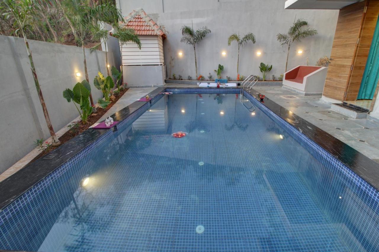 Euphoria Luxury Villa - 5Bhk - Private Pool - Jacuzzi, Бага Екстериор снимка